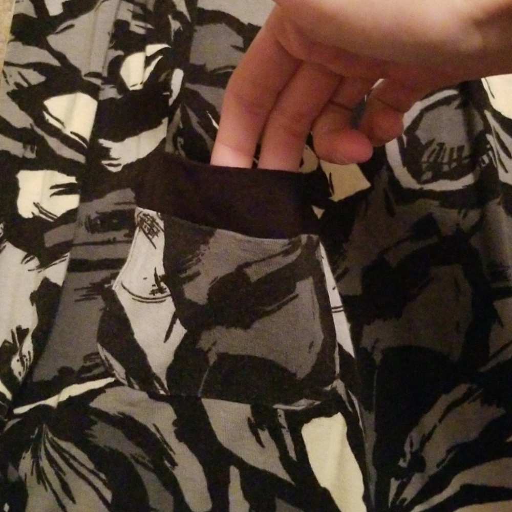 Blouse - Picture 2 of 3